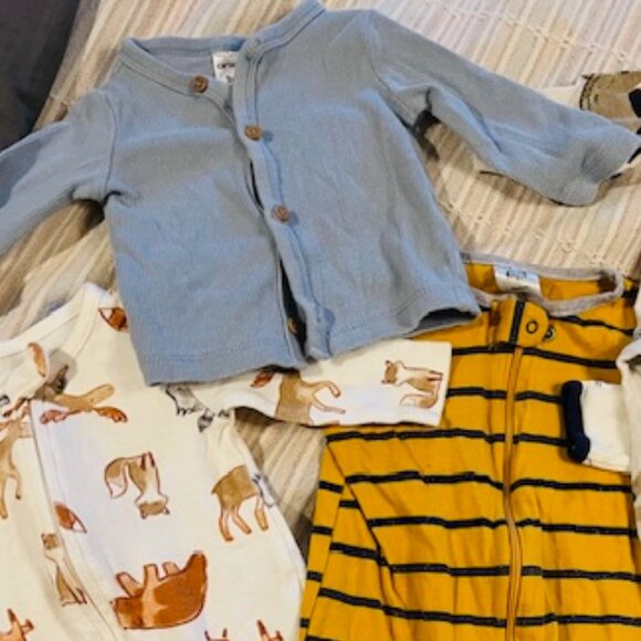 Super cute gender neutral baby bundle, almost all you need. - Picture 8 of 8